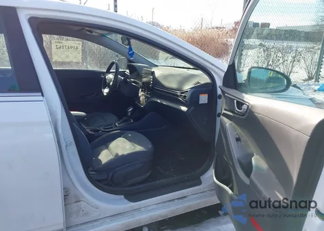 2022 Hyundai Ioniq Hybrid Se z USA, uszkodzony, nr VIN KMHC75LC8NU273484